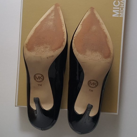 Michael Kors Elisa Pumps - Picture 16 of 16